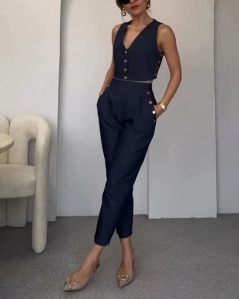 Zweiteiler mit Knopfdetails | Elegant & Modern | Feminin mit Power-Vibe