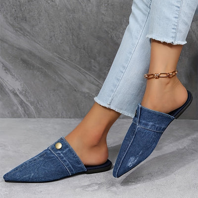 Mules im Denim-Look | Spitz zulaufend | Metallknopf-Detail