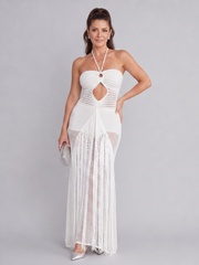 Zephyra | Maxikleid mit Neckholder, Häkeloptik und Fransen – Weiß
