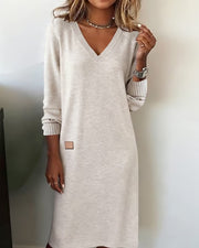 Galenique - Legeres Strickkleid mit V-Ausschnitt – Beige