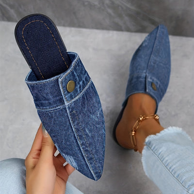 Mules im Denim-Look | Spitz zulaufend | Metallknopf-Detail