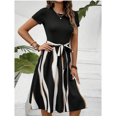 Midikleid | Taillengürtel & ausgestellter Rock | Feminin & Elegant