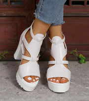 Elestine - skulpturale Plateau-Gladiatorensandalen – Weiß