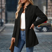 Endellion - Figurnah geschnittener Blazer – Schwarz