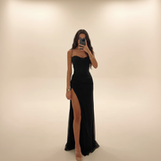 Monique - Elegantes Maxikleid mit Schlitz – Schwarz