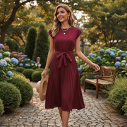 Jelica - Elegantes Midikleid mit Falten – Dunkelrot