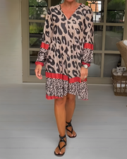 Marfie - Elegantes Mini-Kleid mit V-Ausschnitt – Braun