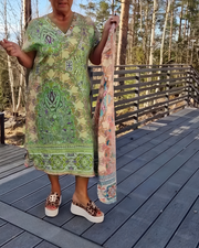 Toiana - Stilvolles Midikleid mit V-Ausschnitt – Grün