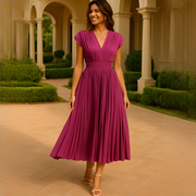 Elvira - Stilvolles Midi-Kleid mit V-Ausschnitt und Raffungen – Lila