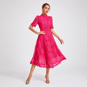 Hallie - Zeitgemäßes Midikleid – Rosa