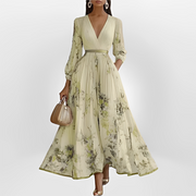 Klarise - Elegantes Kleid mit überkreuztem V-Ausschnitt – Beige