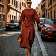 Sonia - Elegantes Kleid mit markanten Ärmeln – Braun / Rot