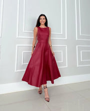 MIDI™  / Stilvoll Midikleid mit perfekter Taille & edlem Leder-Look. – Rot