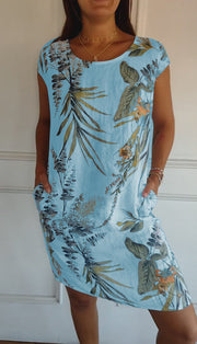Helena | Feminin geschnittenes Kleid mit Rundhals – Hellblau