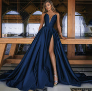 Elegantes Maxikleid mit tiefem V-Ausschnitt und hohem Schlitz für Damen – perfekt für Hochzeiten und andere festliche Anlässe – Marineblau
