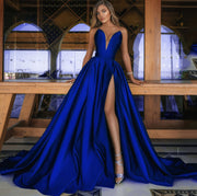 Elegantes Maxikleid mit tiefem V-Ausschnitt und hohem Schlitz für Damen – perfekt für Hochzeiten und andere festliche Anlässe – Blau