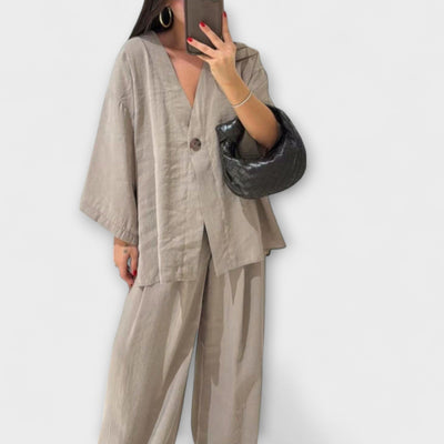 Jacqueline - Lässiges V-Ausschnitt Top und Hose Duo