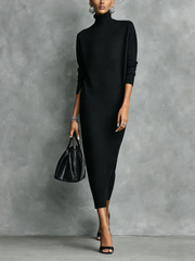 Lockeres Maxikleid aus Strick mit Rollkragen – Schwarz