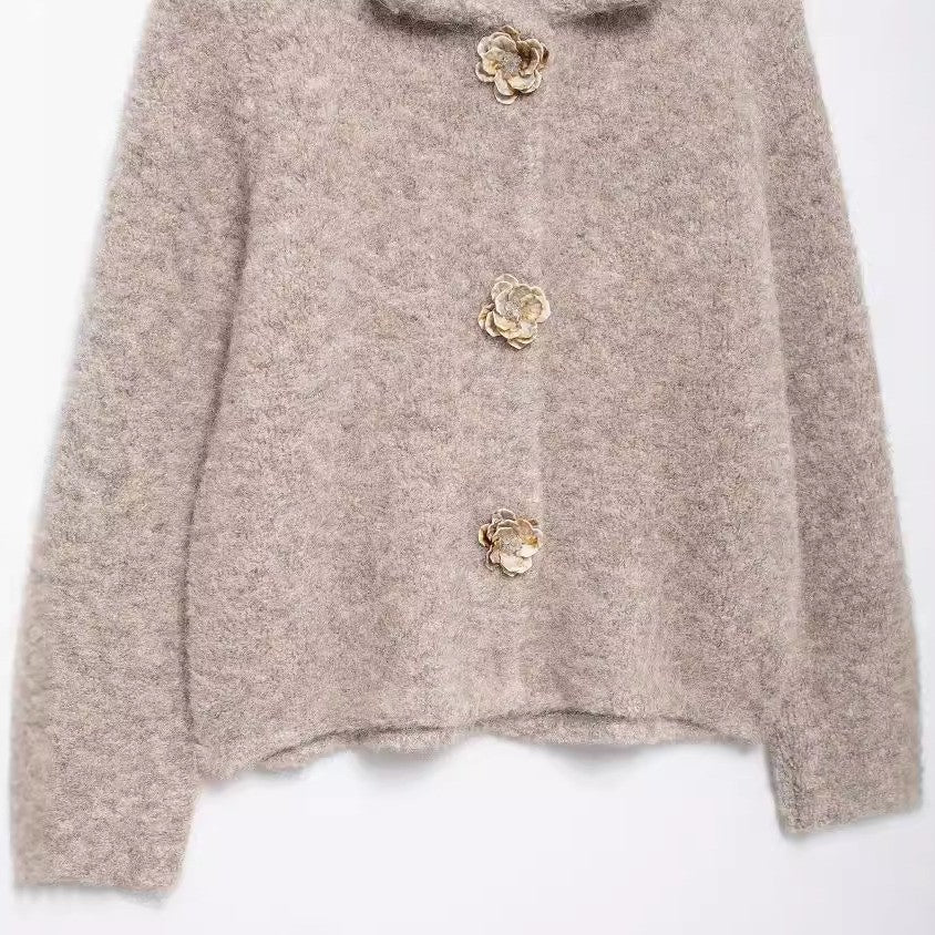 Marcella - Strickmantel mit floralen Knöpfen