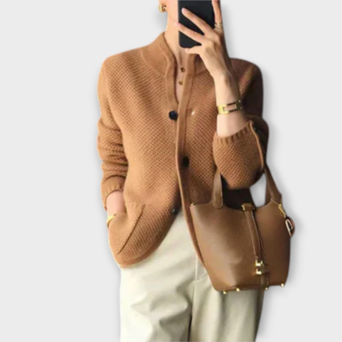 Hochgeschlossener Cardigan mit Knöpfen – Mühelose Eleganz