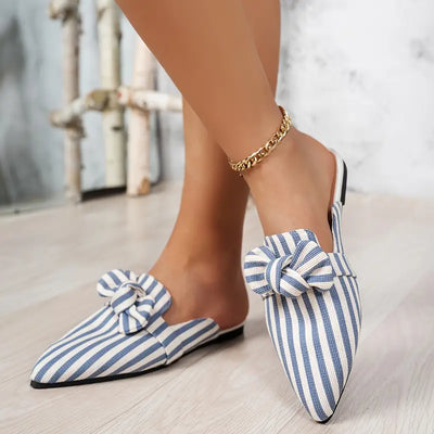 Mules mit Schleife | Spitz zulaufend | Feines Streifenmuster