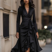 Satin-Maxikleid für Damen | Drapierte Rüschen, lange Ärmel – Schwarz