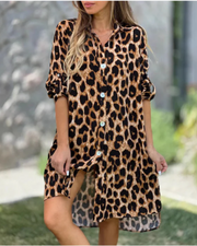 Juliane | Modernes Hemdkleid mit Animal-Design – Braun