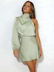 Eline | Satin-Schulterkleid – Hellgrün