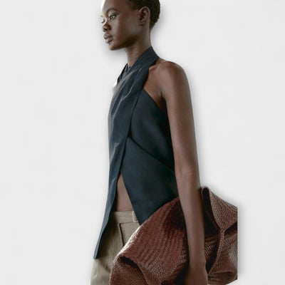 Hannah - Blauer Halter Neck Top mit Rückenausschnitt