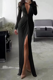 Chloé - Elegantes Kleid mit V-Ausschnitt und plissiertem Dekolleté – Schwarz