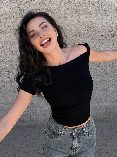 Asymmetrisches Crop-Top | One-Shoulder | Figurbetonter Schnitt