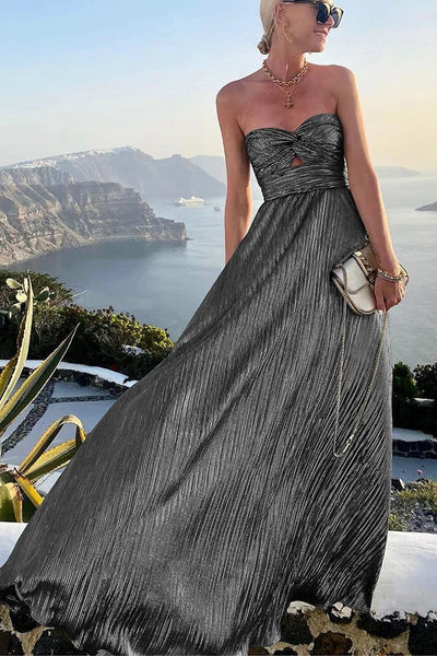 Chloé | Elegantes, glänzendes Kleid mit nackten Schultern