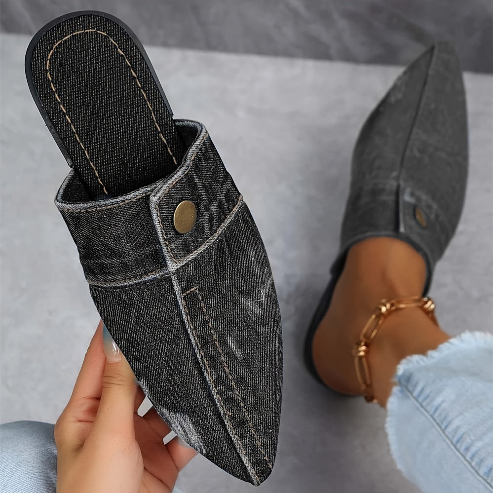 Mules im Denim-Look | Spitz zulaufend | Metallknopf-Detail