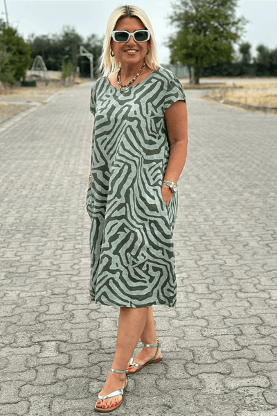 Luftiges Sommerkleid | Gerader Schnitt | Dezentes Muster