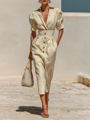 Gestreiftes Midikleid mit Reverskragen und Taillenbetonung – Khaki