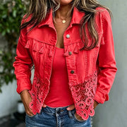 Anselia - Jacke mit Spitzenbesatz und Knopfverschluss – Rot