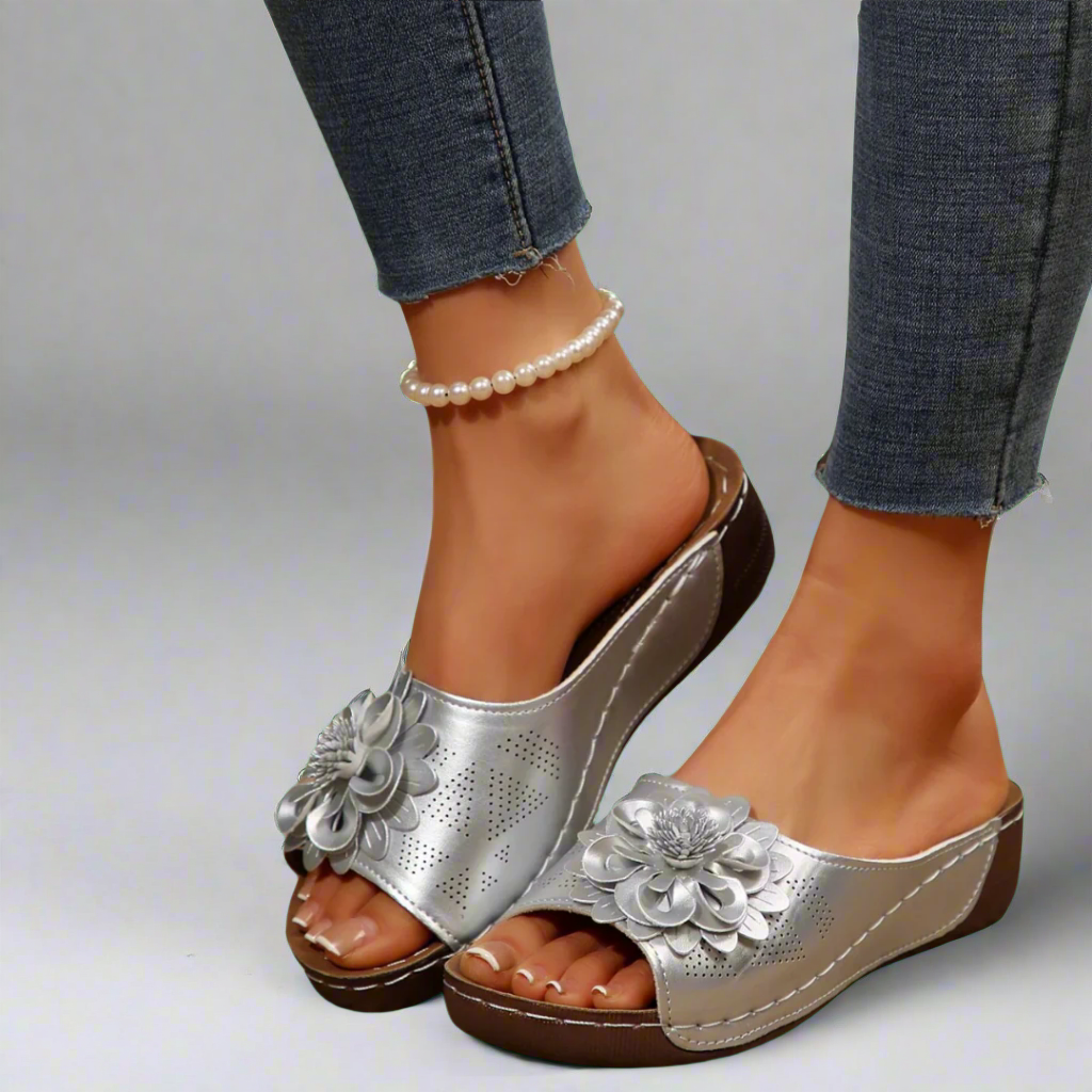Jolanda | Elegante Orthopädische Sandalen mit Blumenmotiv