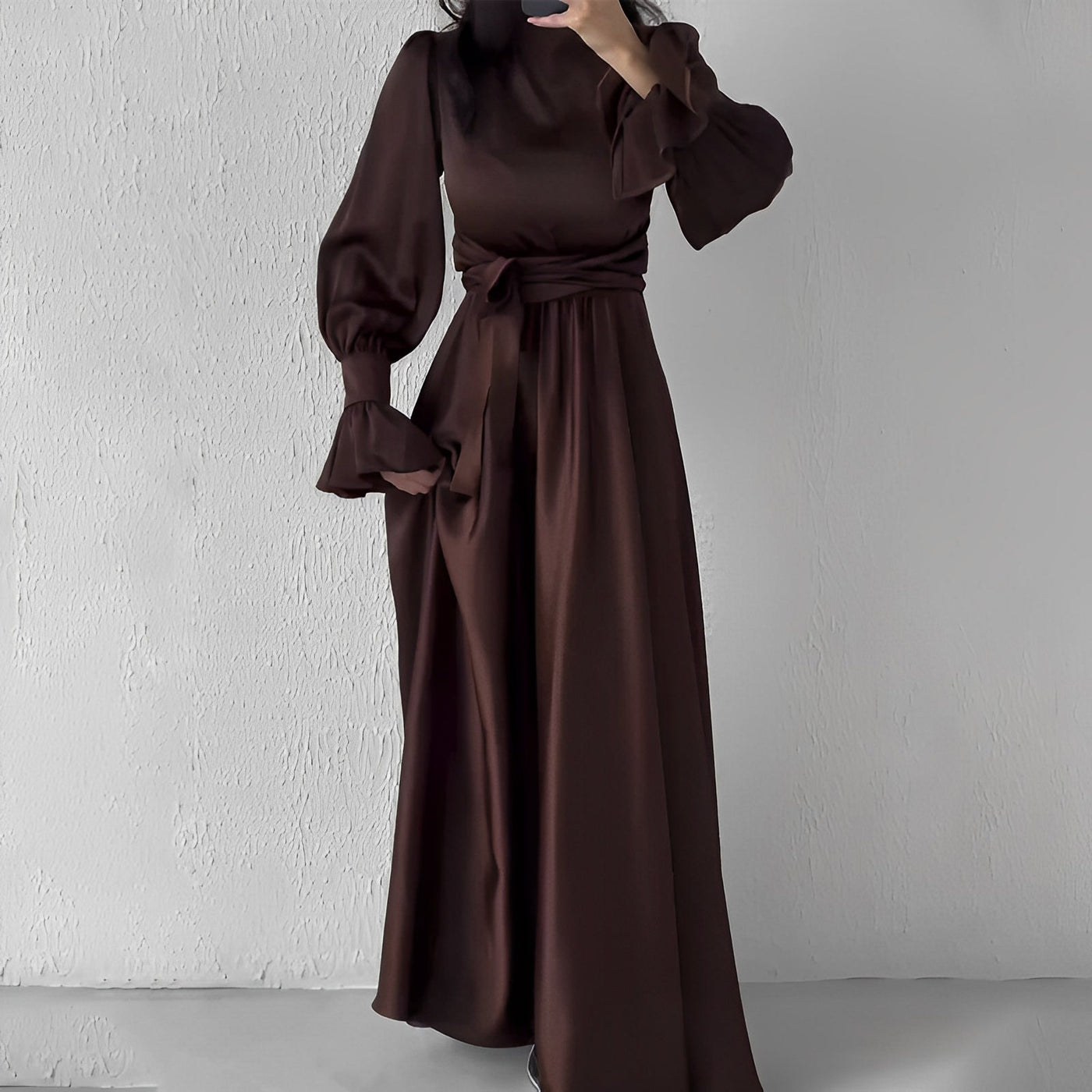 Emory - Langes Damenkleid mit hoher Taille und Rüschenärmeln