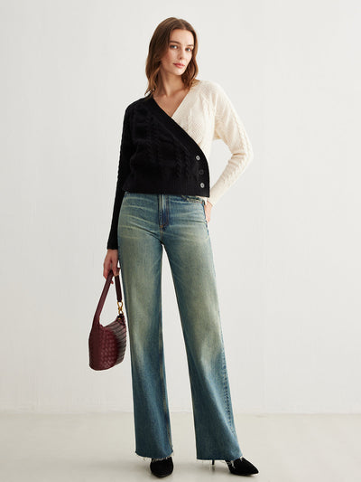 Moderne Damen Wickel-Cardigan aus Strick | Zopfmuster & Zweifarbiger Look