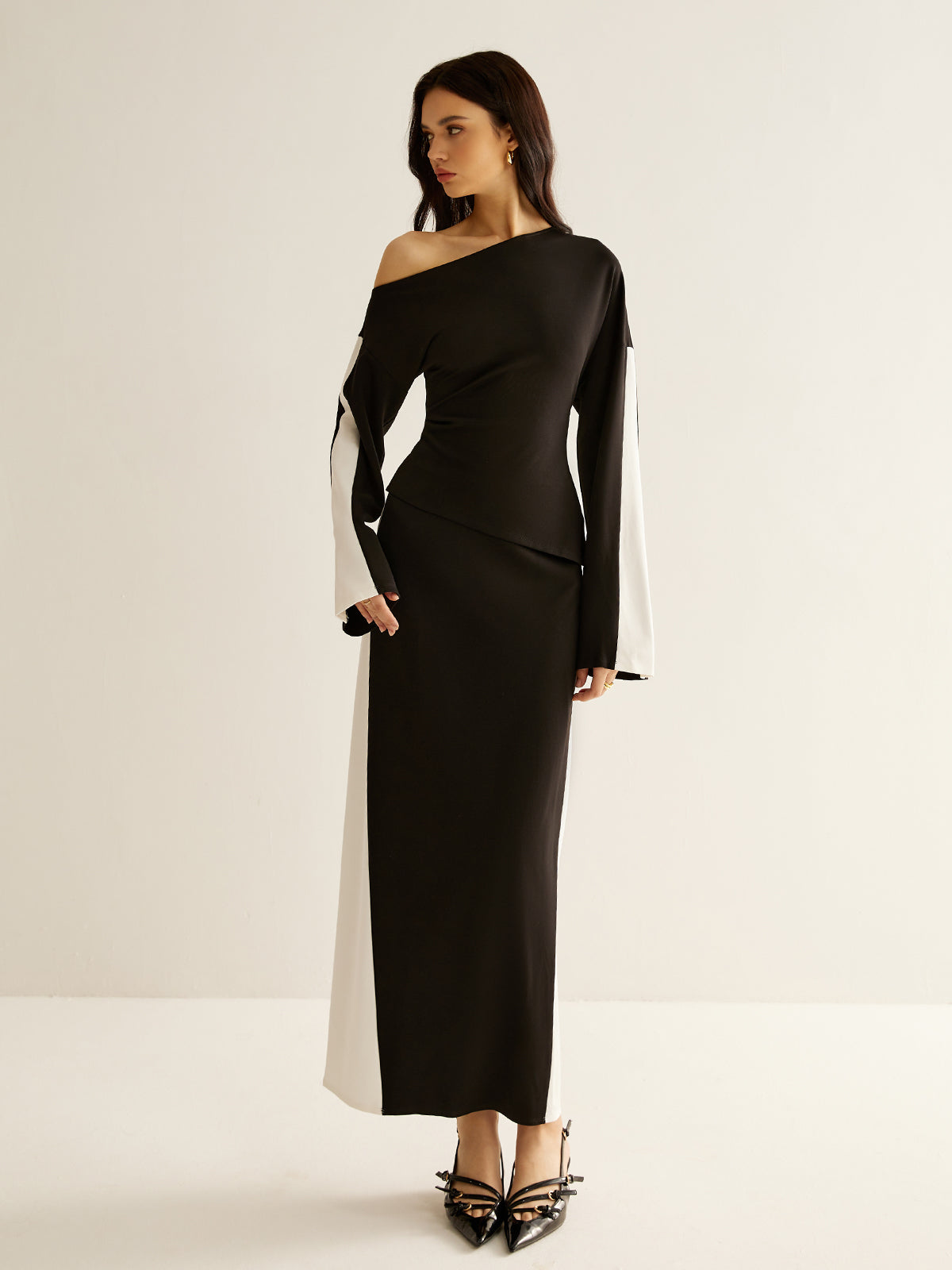 Asymmetrisches Maxikleid | Elegante Silhouette | Modernes Color-Blocking