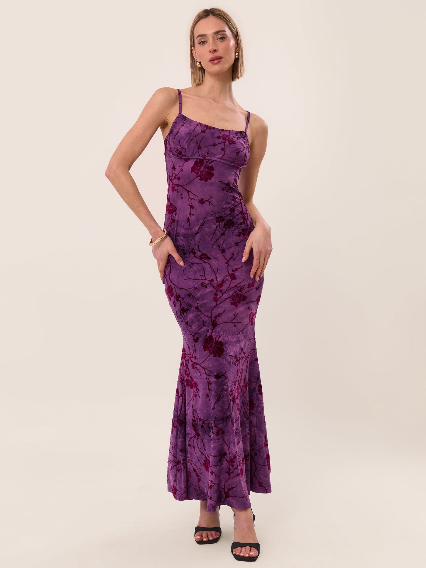 GRETA | FLORALES MAXIKLEID AUS SAMT