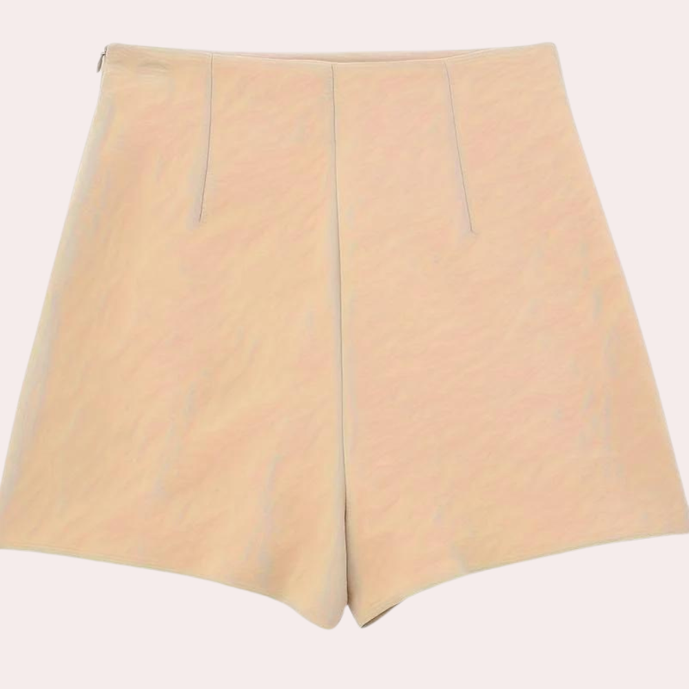 Asymmetrische Damenshorts mit Zierknöpfen – Nerina