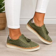 Anceline - Perforierte Komfort-Sneaker mit Quasten – Grün