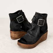 Alarise - Gepolsterte Keilsandalen – Schwarz