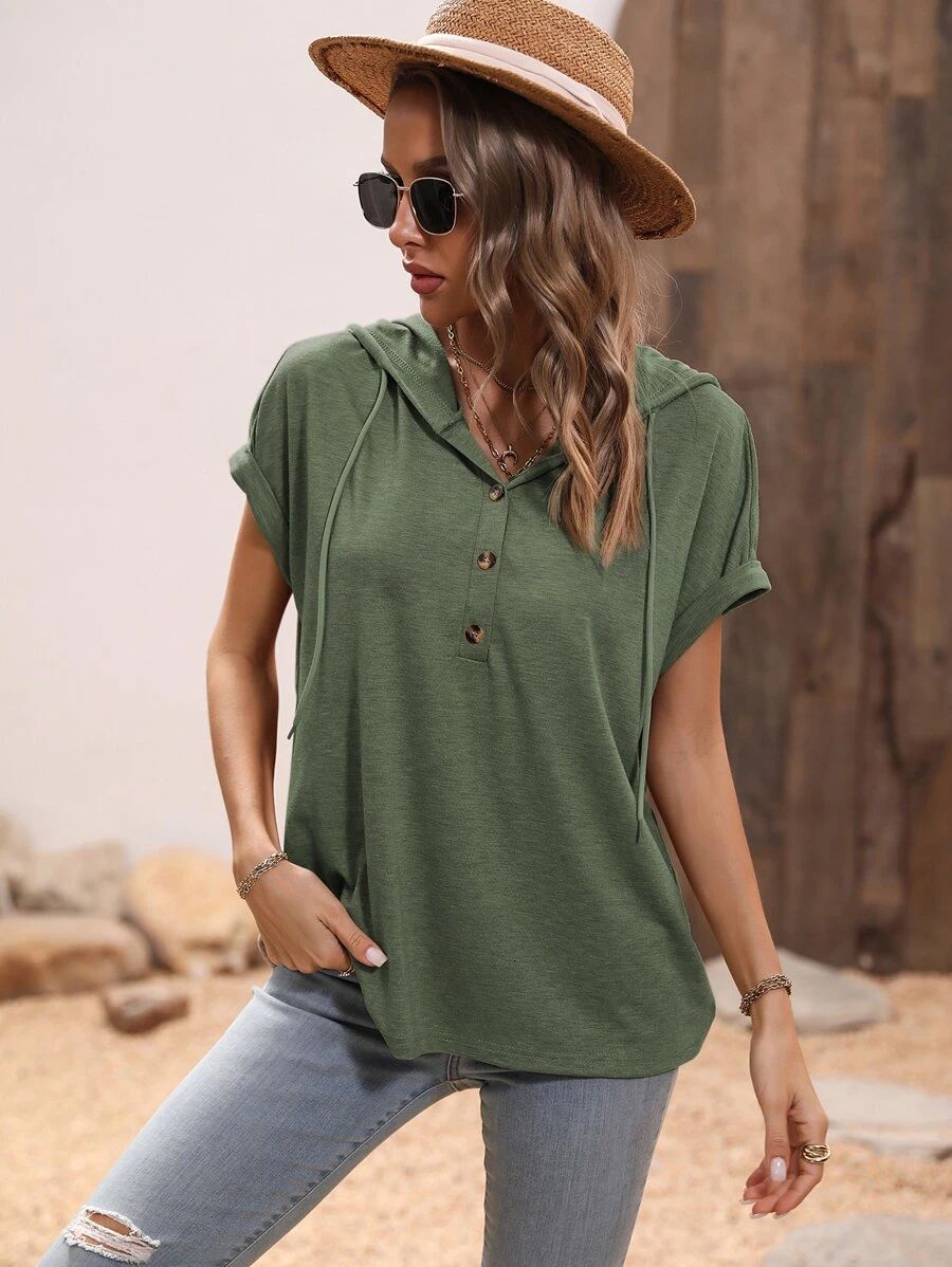 Kapuzen-Shirt mit Knopfleiste | Kurzarm | Lässig & Vielseitig