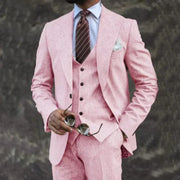 Luxuriöser Herrenanzug, 3-teilig – Blazer, Weste und Hose. Eleganter, formeller und maßgeschneiderter Stil – Rosa