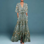 Elegantes Maxikleid mit Blumenmuster für Frauen – Sommerkleid für Gartenpartys und Events – Weiß