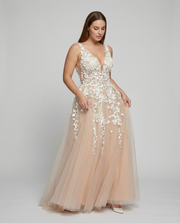 Damen Elegantes V-Ausschnitt Blumen Besticktes Hochzeitskleid – Luxus Brautkleid – Weiß