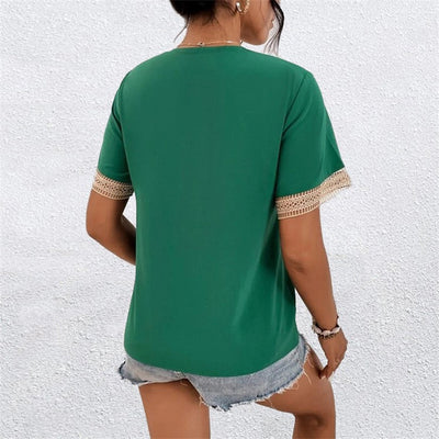 Bluse mit V-Ausschnitt | Zarte Spitzendetails | Kurzarm-Design