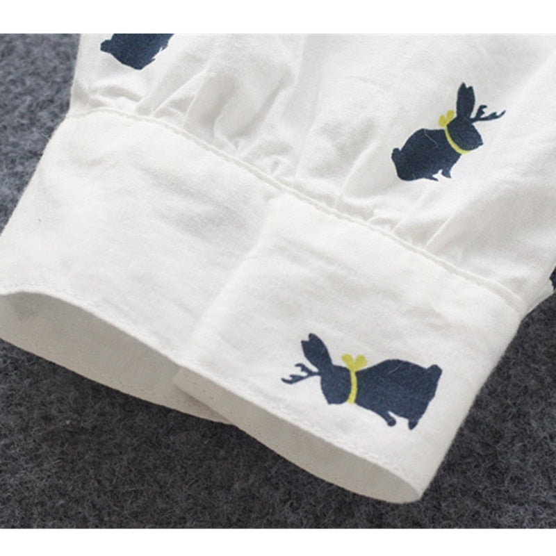 Verspieltes Shirtkleid mit Hasenprint und Reverskragen – Elina